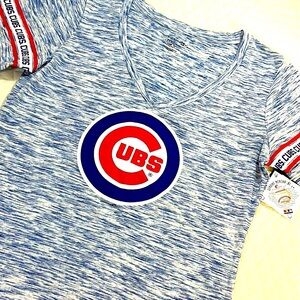 MLB Genuine Chicago Cubs Women’s V Neck T Shirt. Size Large Red White & Blue NWT